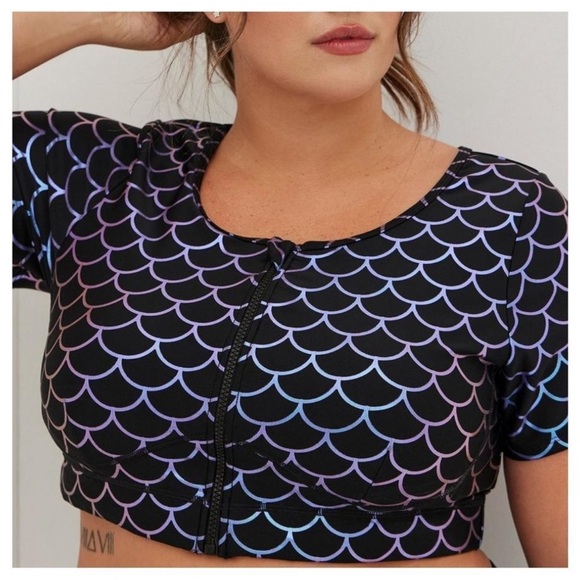 NWT Torrid Mermaid Zip Front Short Sleeve Active Swim Top - Picture 2 of 12